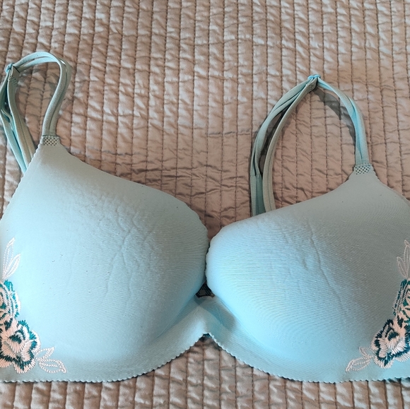 VS bras - Picture 4 of 6
